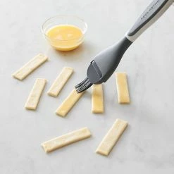 Food Network™ Reversible Basting Brush -Food Network Shop unnamed file 1177