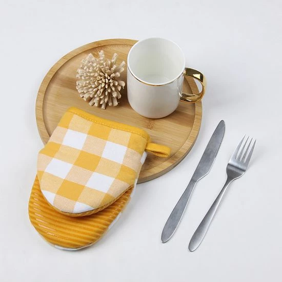 Food Network™ Turmeric Buffalo Check Mini Oven Mitt Food Network™ Turmeric Buffalo Check Mini Oven Mitt -Food Network Shop unnamed file 1475